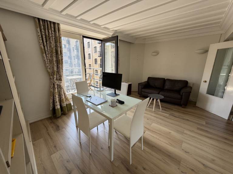 One bedroom flat to rent in Shad Thames SE1