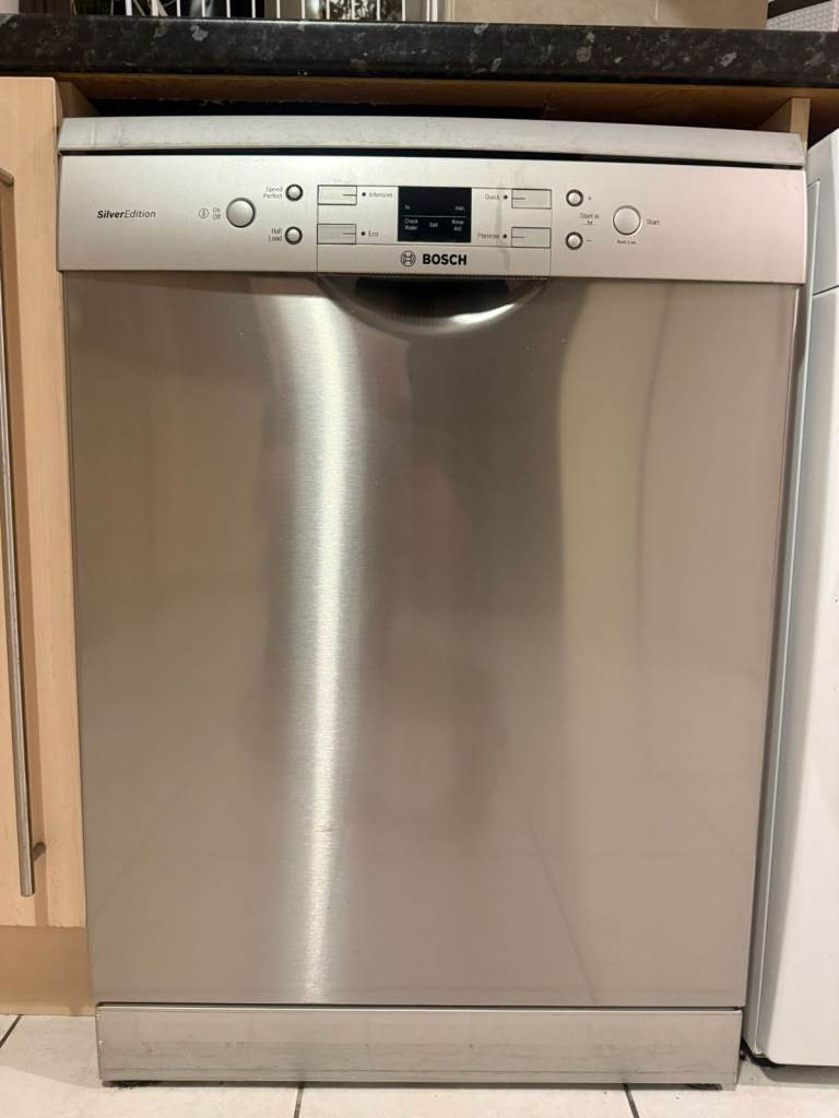 Bosch Silver Edition SMS40A08GB Stainless Steel Dishwasher – Excellent Working Order