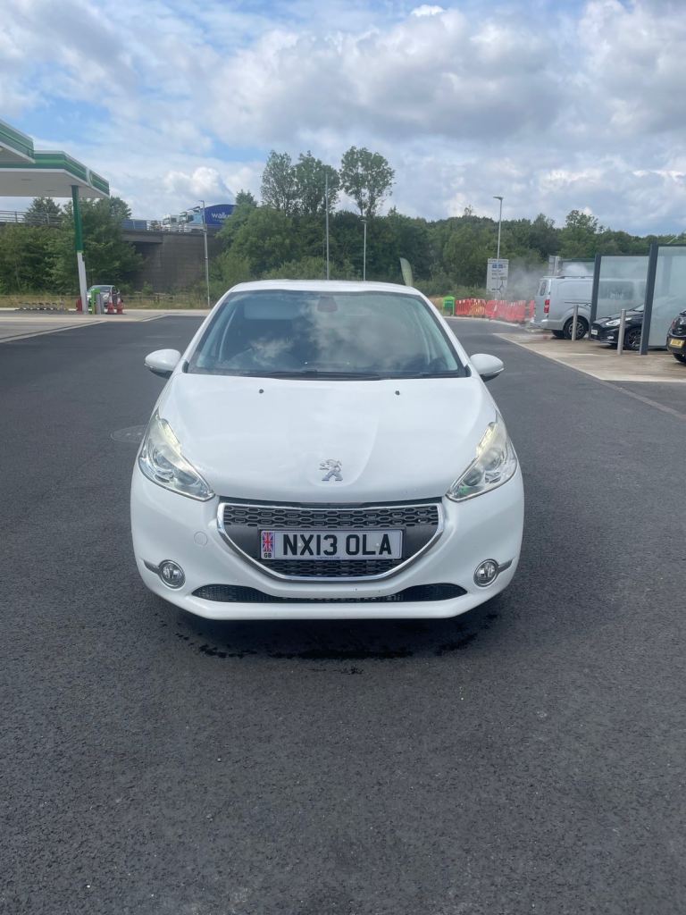 Peugeot, 208, Hatchback, 2013, Manual, 1560 (cc), 5 doors