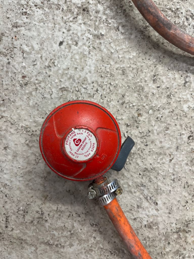 Propane gas regulator 