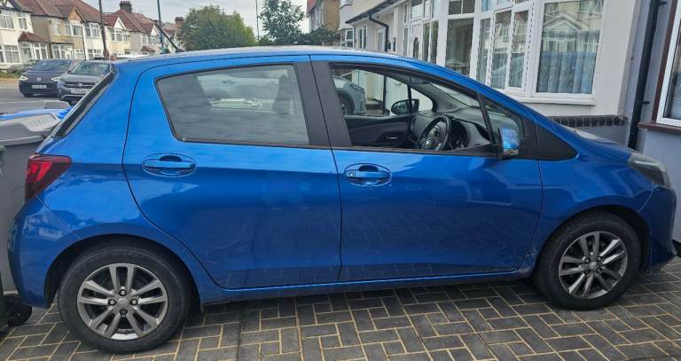 Toyota, YARIS, Hatchback, 2015, Manual, 1329 (cc), 5 doors