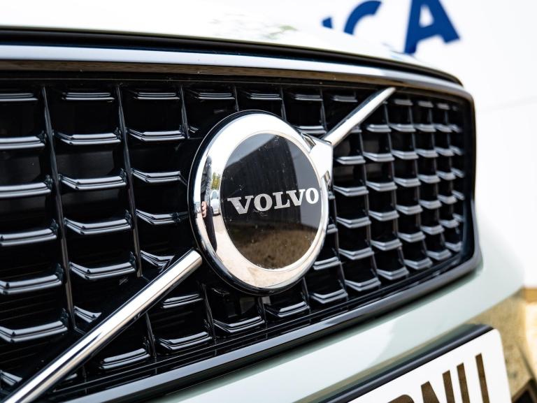 2024 Volvo XC40 2.0 B3 MHEV Plus DCT Auto Euro 6 (s/s) 5dr ESTATE Petrol/Electric Hybrid Automatic