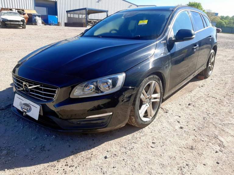 BREAKING VOLVO V60 2.4 DIESEL 2017 STOCK NUMBER AZ49
