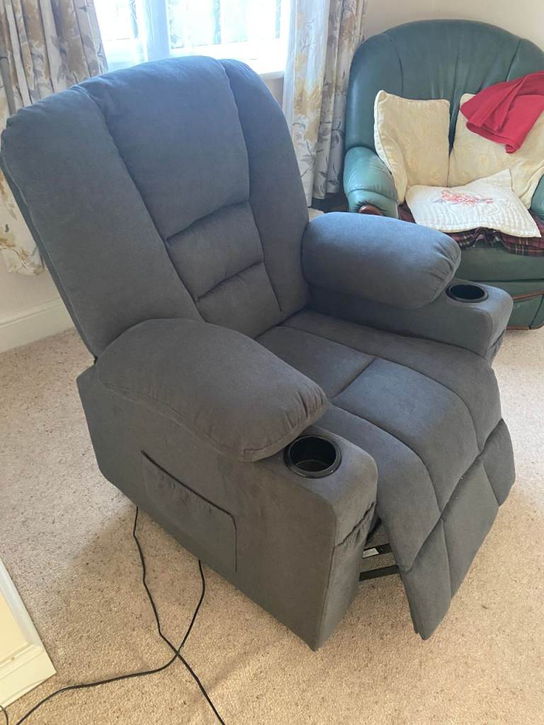 Ajustable bed chair, very clean,
