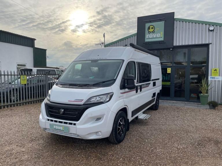 Autotrail V-line 669 S 4 Berth 4 Belt End lounge Campervan 3500kg