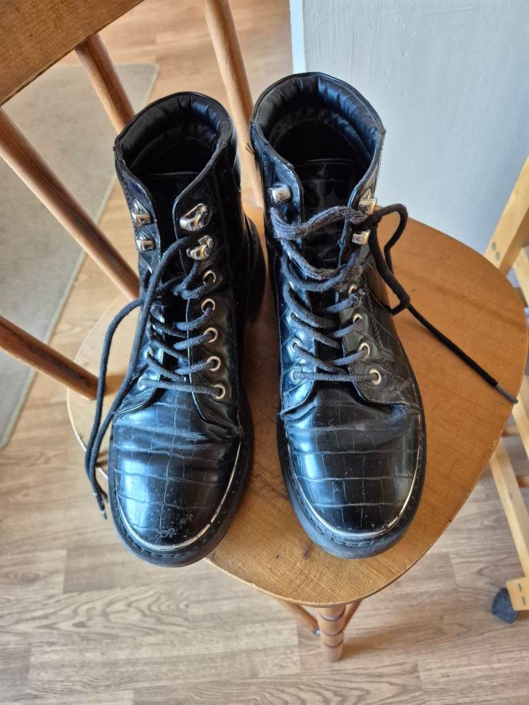 Schuh ladies ankle lace up boots