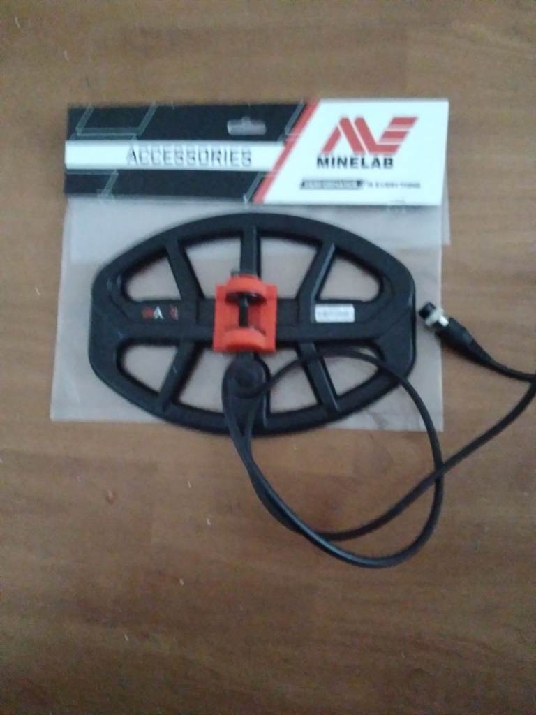 Minelab vanquish V10 coil looks unused condition .