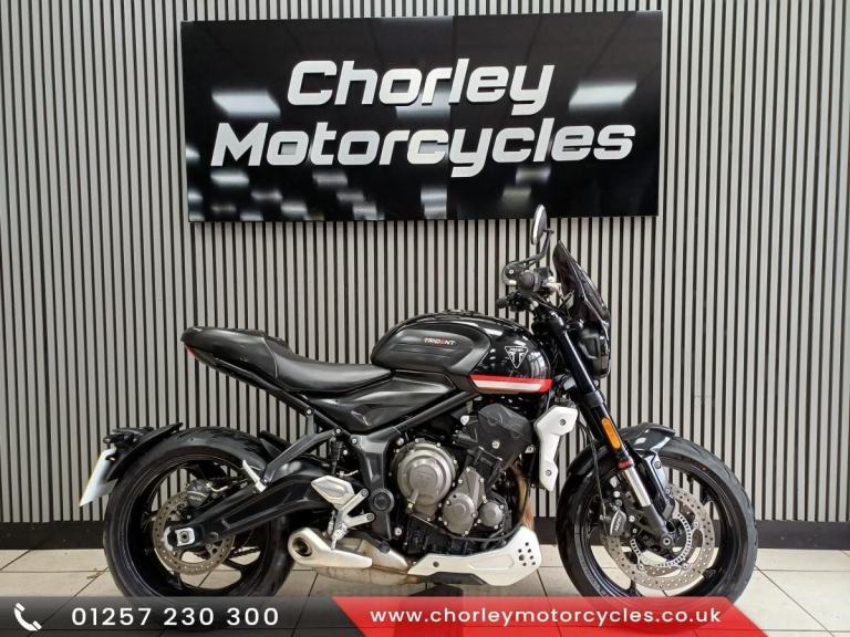 20210TRIUMPH TRIDENT 660  9942 MILES naked sports motorbike