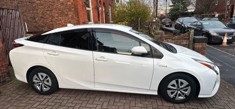 Toyota Prius 1.8 Hybrid Auto | Low Mileage | HUD | Front & Rear Sensors | ULEZ Free | Excellent