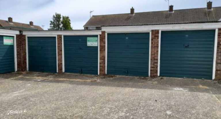 Garage to rent in Gillingham (ME8) | Stashbee