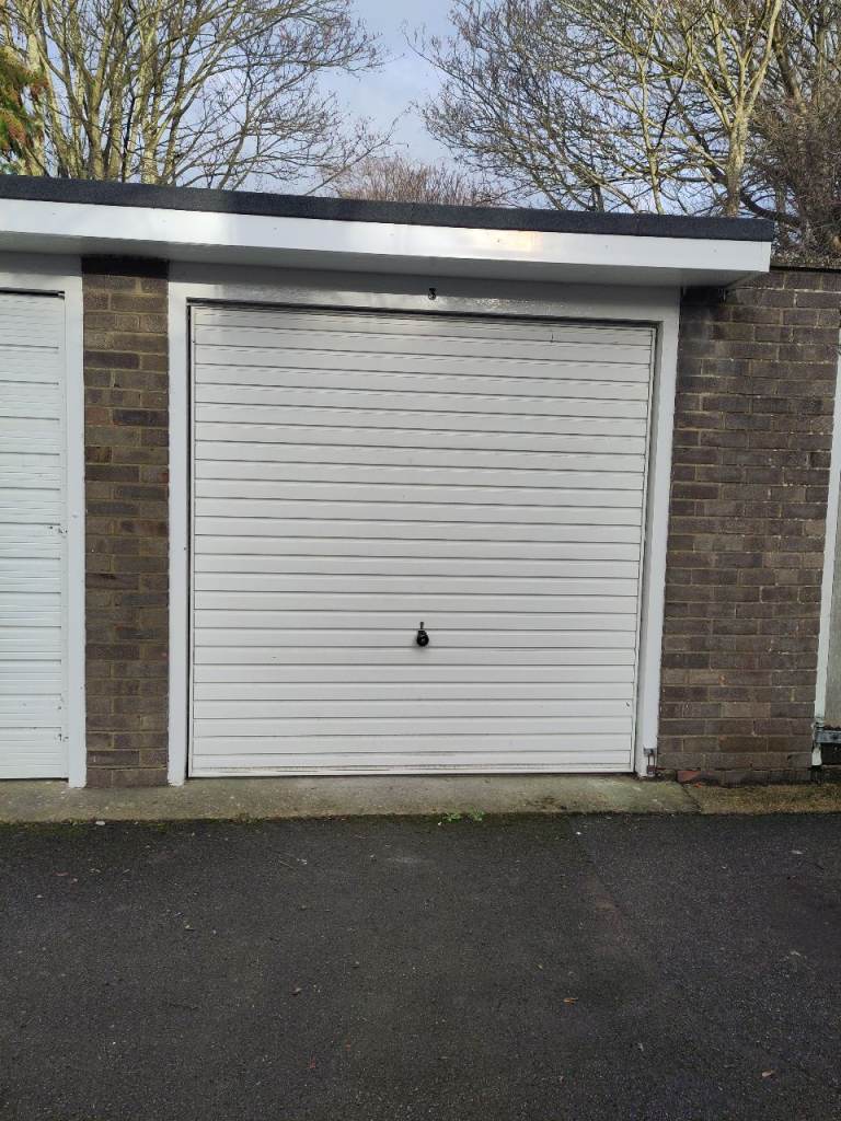 Garage to rent in the Preston Park Area