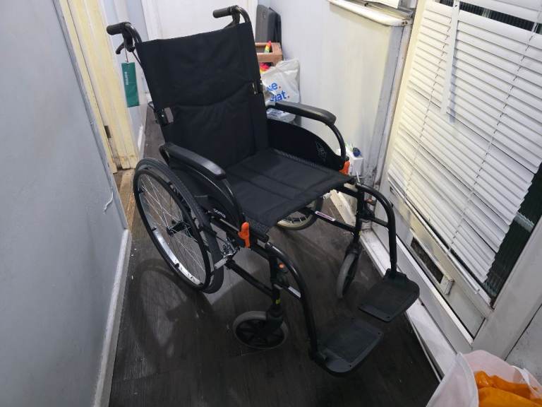 Karma Soma Agile Self-Propelled Wheelchair and Storag Bag
