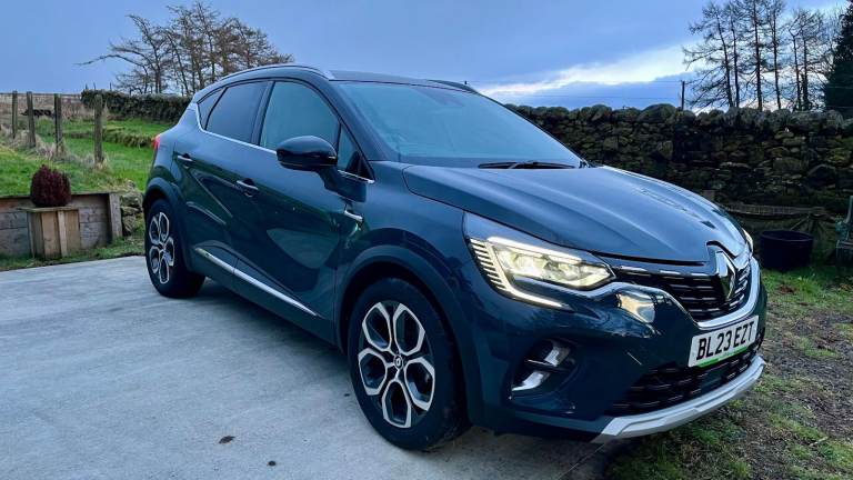 Renault Captur Techno TCE Manual (2023).  FSH.  Excellent condition.