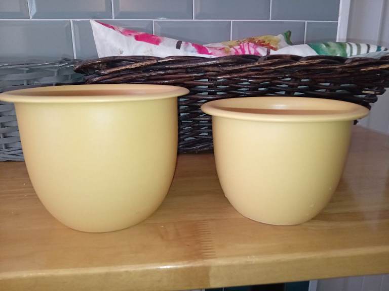Pots, cushions, covers