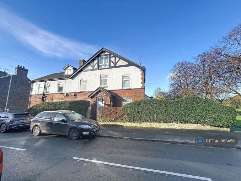1 bedroom flat in Lee House, Newcastle-Under-Lyme, ST5 (1 bed) (#1963456)