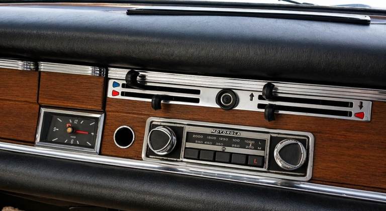 Mercedes w111 220 seb fintail px