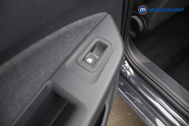 2022 Volkswagen Golf 1.5 TSI Life 5dr Hatchback Petrol Manual