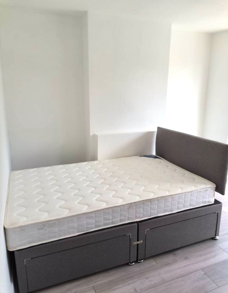 Double room including bills for single occupancy Postcode SM1 2HR