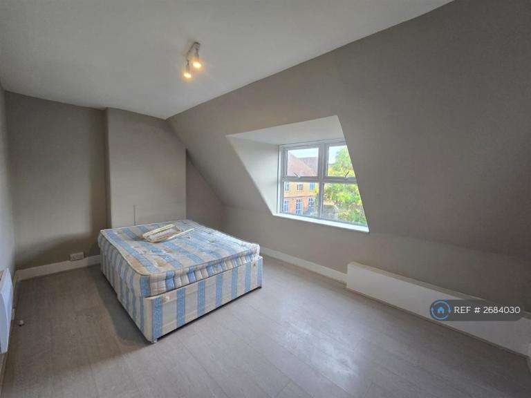 1 bedroom flat in Beulah Road, Thornton Heath, CR7 (1 bed) (#2684030)