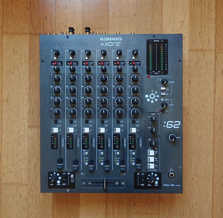 Allen & Heath Xone 62 DJ mixer - excellent condition 
