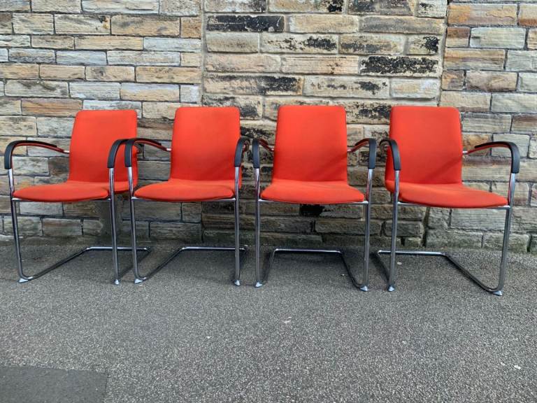 Cantilever visitor chairs
