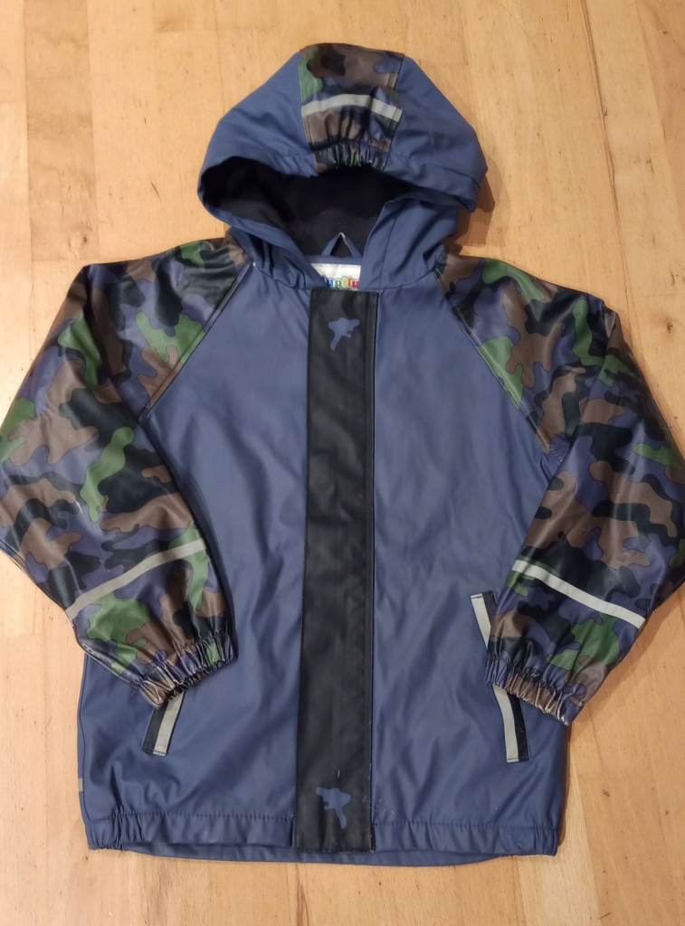 Kids Waterproof jacket size 6-8 years old 