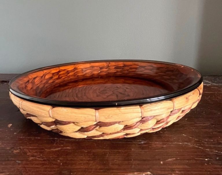 Large Vintage USA Anchor Hocking Amber Glass Basket Round Serving Baking Dish