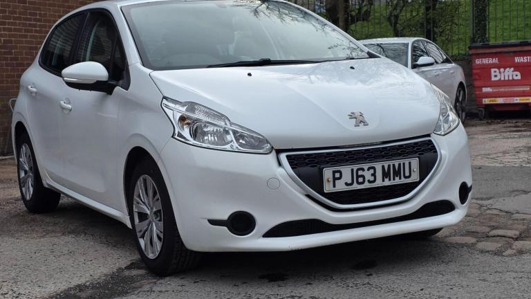  Peugeot 208 1.2 VTi Access+ Euro 5 5dr Petrol Manual
