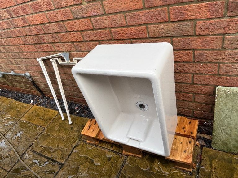 Belfast Sink with Legs (stand)
