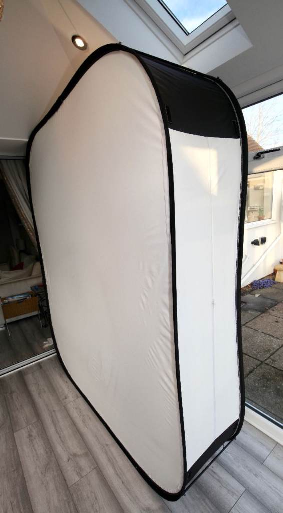   Lastolite Hilite Collapsible Background 6' x 7'  with FloorTrain & Black Bottle Top