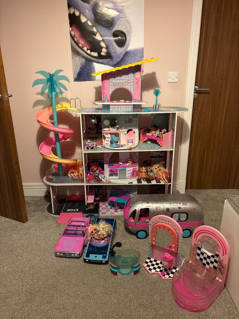 lol Dolls house, dolls and accessories
