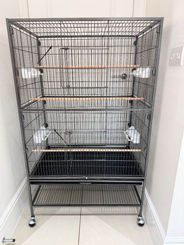 BARGAIN LARGE BIRD CAGE BRAND NEW