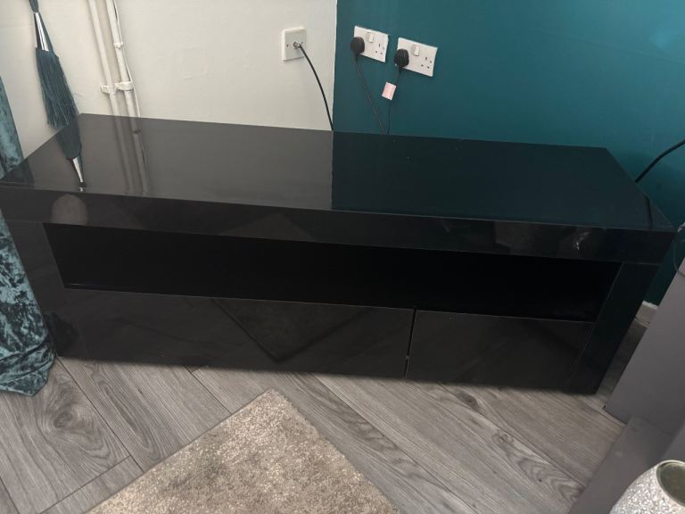 Black high gloss tv stand with storage 