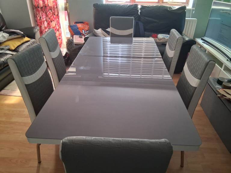 Extendable Dining Table + 6 Chairs, Excellent Condition, £60, Urgent Sale🔥🔥