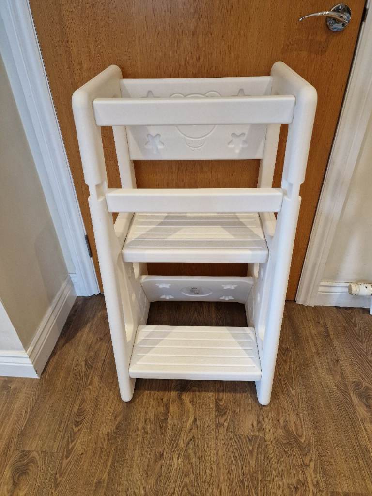 Children's Kitchen Helper/Tower