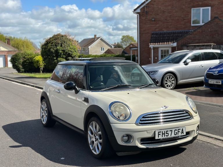 Mini cooper facelift full options Low mileage