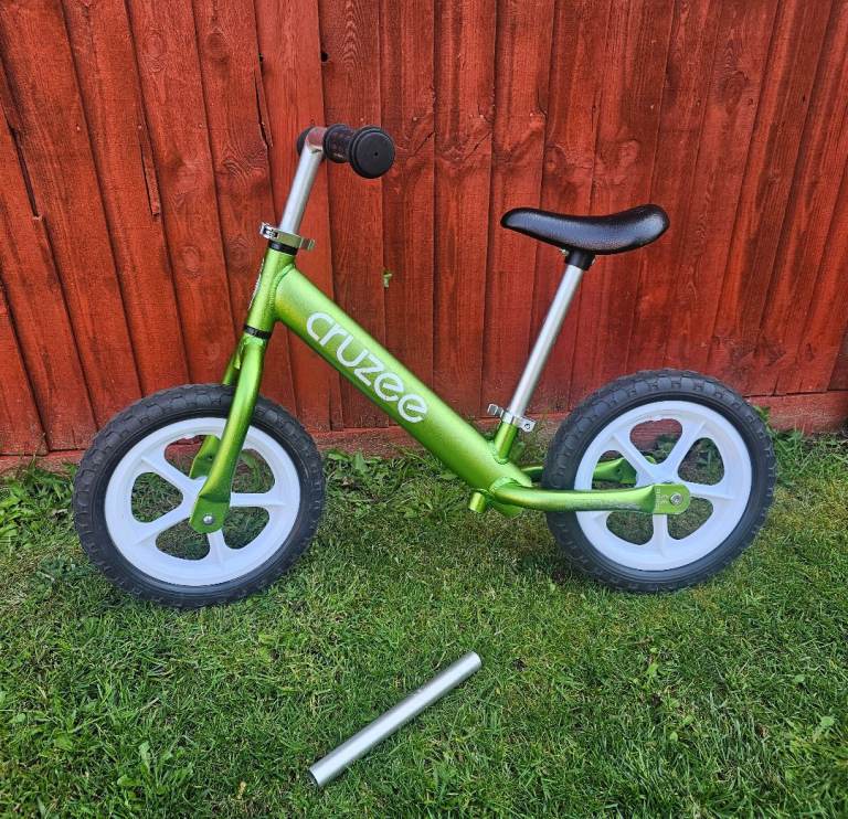 Cruzee Ultralite Balance Bike - Green - Super Lightweight