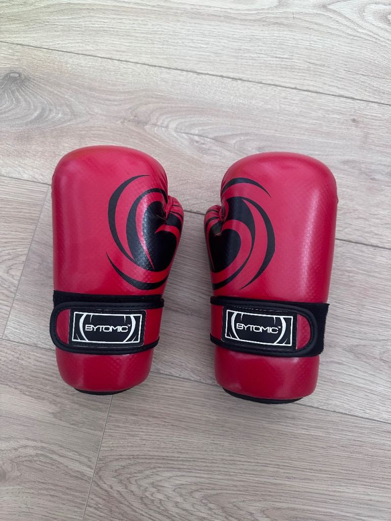 Kids Bytomic Sparring Gloves – Red – Excellent Condition