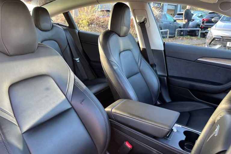 2022 Tesla Model 3 Standard Range Plus Saloon 4dr Electric Auto RWD (241 bhp) Saloon Electric Aut...