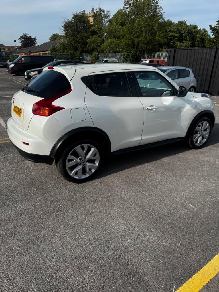 Nissan, JUKE, Hatchback, 2014, Semi-Auto, 1598 (cc), 5 doors