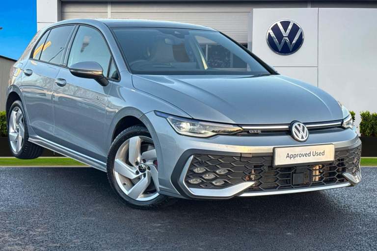 2025 Volkswagen Golf 1.5 TSI 272 GTE eHybrid 5dr DSG **PAN ROOF + HEADS UP DISPLAY** Hatchback PE...
