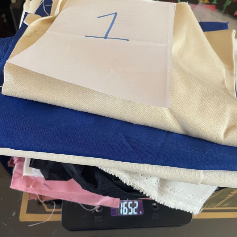 Bundle 1 Assorted Mixed Fabric Sizes Sew Craft Sewing Scraps Pieces Off Cuts Remnants Over 1.6kg 