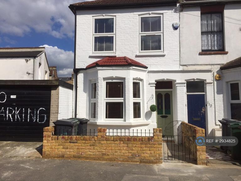 3 bedroom house in Turner Road, London, E17 (3 bed) (#2934825)