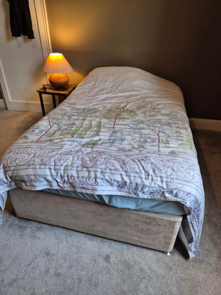  **  Double bedroom for rent. Final room available**