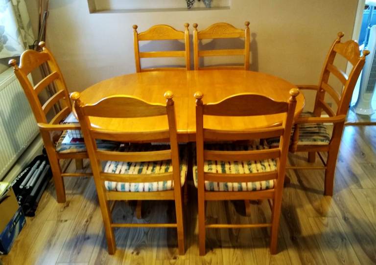 Vintage Antique Style Wooden Extendable Dining Table with Six Chairs