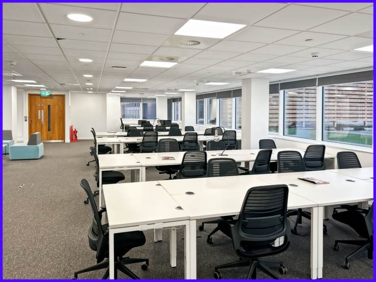 Milton Keynes - MK9 3JZ, Open plan 5381 sqft serviced office to rent at Regus Silbury Boulevard