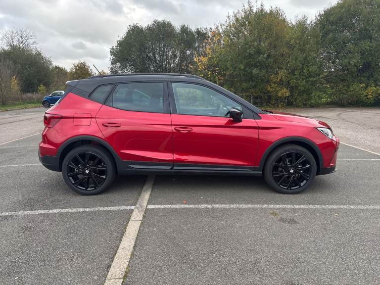 2025 SEAT Arona 1.0 TSI 115 FR Black Edition 5dr Hatchback PETROL Manual