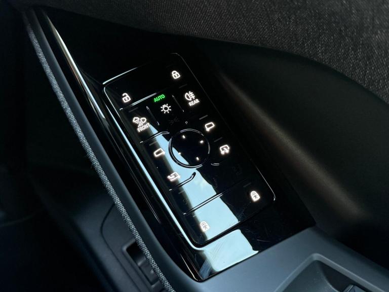 2025 Audi Q6 e-tron 83kWh S line SUV 5dr Electric Auto (252 ps) ESTATE Electric Automatic