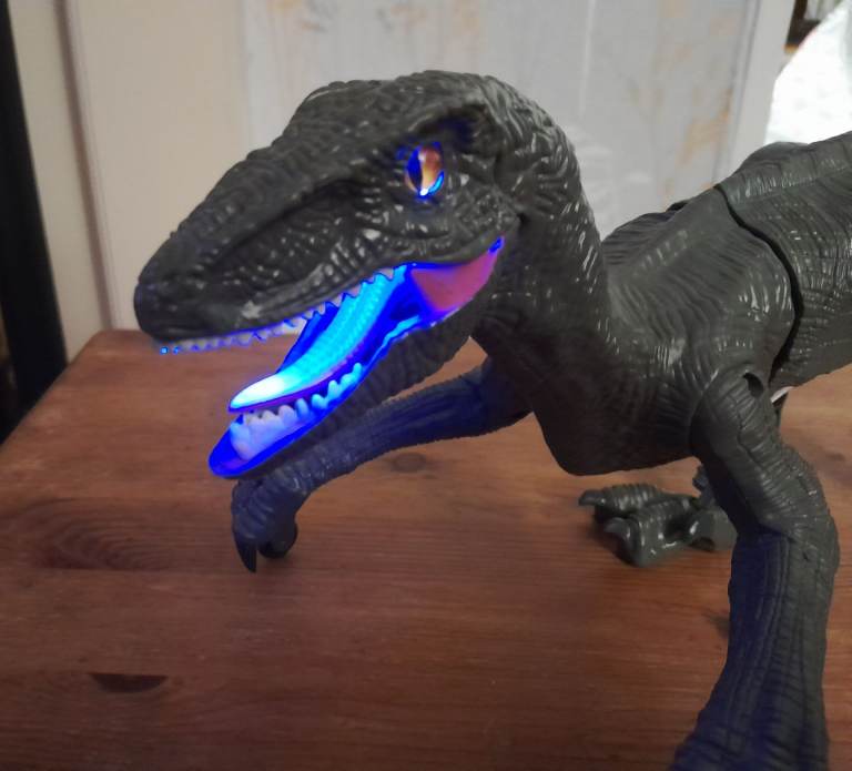 Radio Controlled Dinosaur Velociraptor