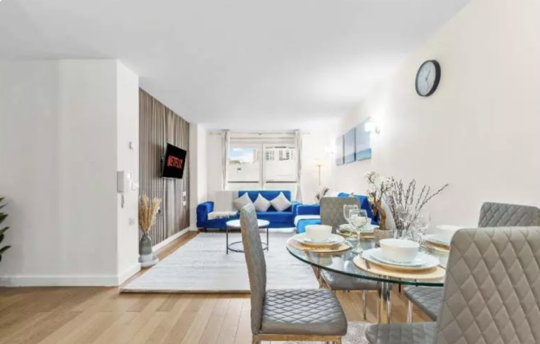 2 bedroom flat in Empire Way, Wembley, HA9